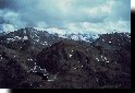 Panorama dalla vetta del Mont Avic verso sud:
sul Lac Gelé e Mont Iverta (in primo piano), sul
Mont Glacier e sulla Tersiva (in secondo piano),
sul gruppo del Gran Paradiso sullo sfondo
(28917 bytes)