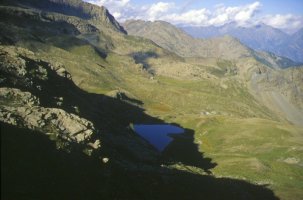 Lago Raty dal Colle
del Bec Raty
(13815 bytes)