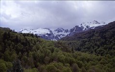 Somport, nei Pirenei, al
confine tra Spagna e Francia
(9124 bytes)