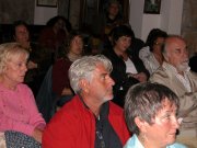 spettatori all’incontro
francigeno presso la
Locanda La Bella Lisa
a Bassiano
(7595 bytes)