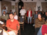 spettatori all’incontro
francigeno presso la
Locanda La Bella Lisa
a Bassiano
(8629 bytes)
