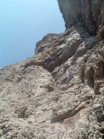 una visione parziale
della parete e della
Via dei Camini a Gaeta