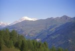 Panorama da Pila verso nord-ovest
su una parte del gruppo del Monte
Bianco (nord-ovest)
(3200 bytes)