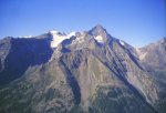 Panorama verso sud dalle creste
di Pila sul gruppo della Grivola e su
parte delle cime del Gran Paradiso
(4435 bytes)