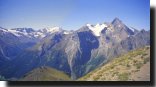 Panorama verso sud, sulla
Grivola e sul Gran Paradiso
dalla vetta della Punta Chasèche,
seguendo il -Sentiero Panorama-
(32961 bytes)