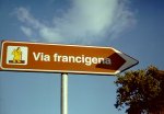 Un cartello con il logo della Via Francigena
(4242 bytes)