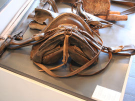 Selle per cavalcature per animali utilizzate per trasportare pesi (43586 bytes)