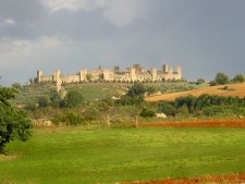 Panorama verso Monteriggioni (8630 bytes)