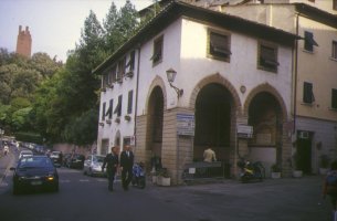 Arrivando a San Miniato Alto 
(14311 bytes)