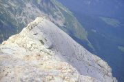 Il crestone nord del
Corno Piccolo con l’innesto
alla vetta della 1 Spalla
(35816 bytes - foto Enea)